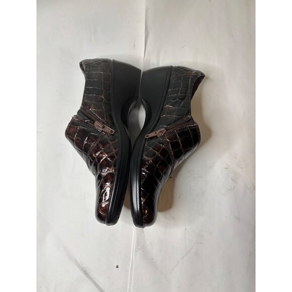 Clarks Bendables Croc Embossed Slip On Loafers Brown Sz 6 Patent Leather Look - Picture 7 of 11